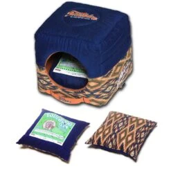 Touchdog ® '70's Vintage-Tribal' 2-in-1 Collapsible Squared Dog And Cat Bed -Tropiclean Store touchdog r 70s vintage tribal throwback convertible squared 2 in 1 collapsible pet dog cat house bed lounge 559681