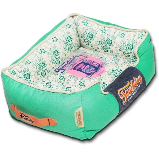 Touchdog ® 'Floral-Galoral' Designer Rectangular Dog Bed -Tropiclean Store touchdog r floral galoral vintage printed ultra plush rectangular fashion designer pet dog bed lounge 558352