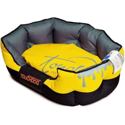 Touchdog ® 'Performance-Max' Sporty Reflective Water-Resistant Dog Bed -Tropiclean Store touchdog r performance max sporty comfort cushioned reflective water resistant fashion pet dog bed mat 756482